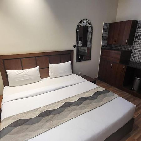 Uds Villa Scandinavian B&B - Next To Vfs New Delhi Ngoại thất bức ảnh