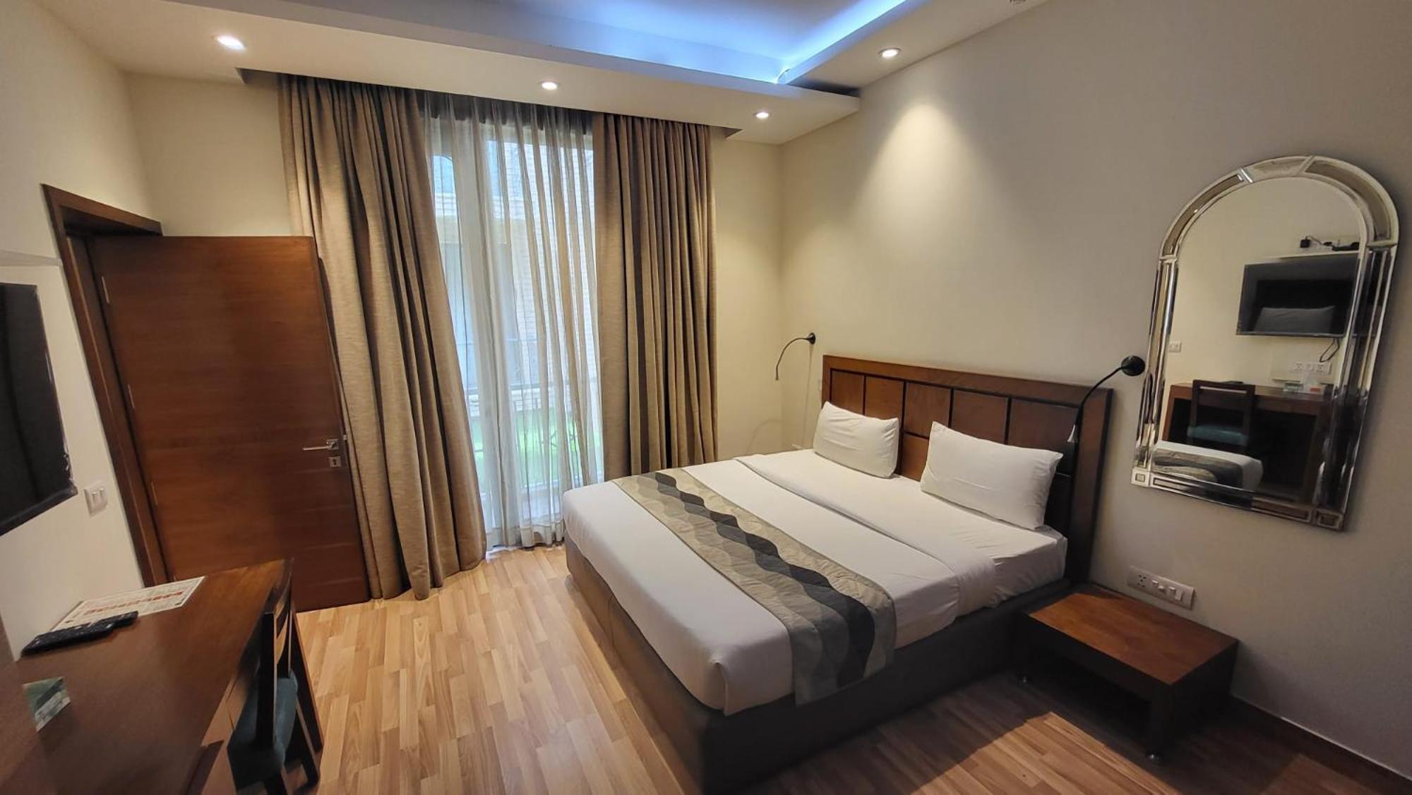 Uds Villa Scandinavian B&B - Next To Vfs New Delhi Ngoại thất bức ảnh
